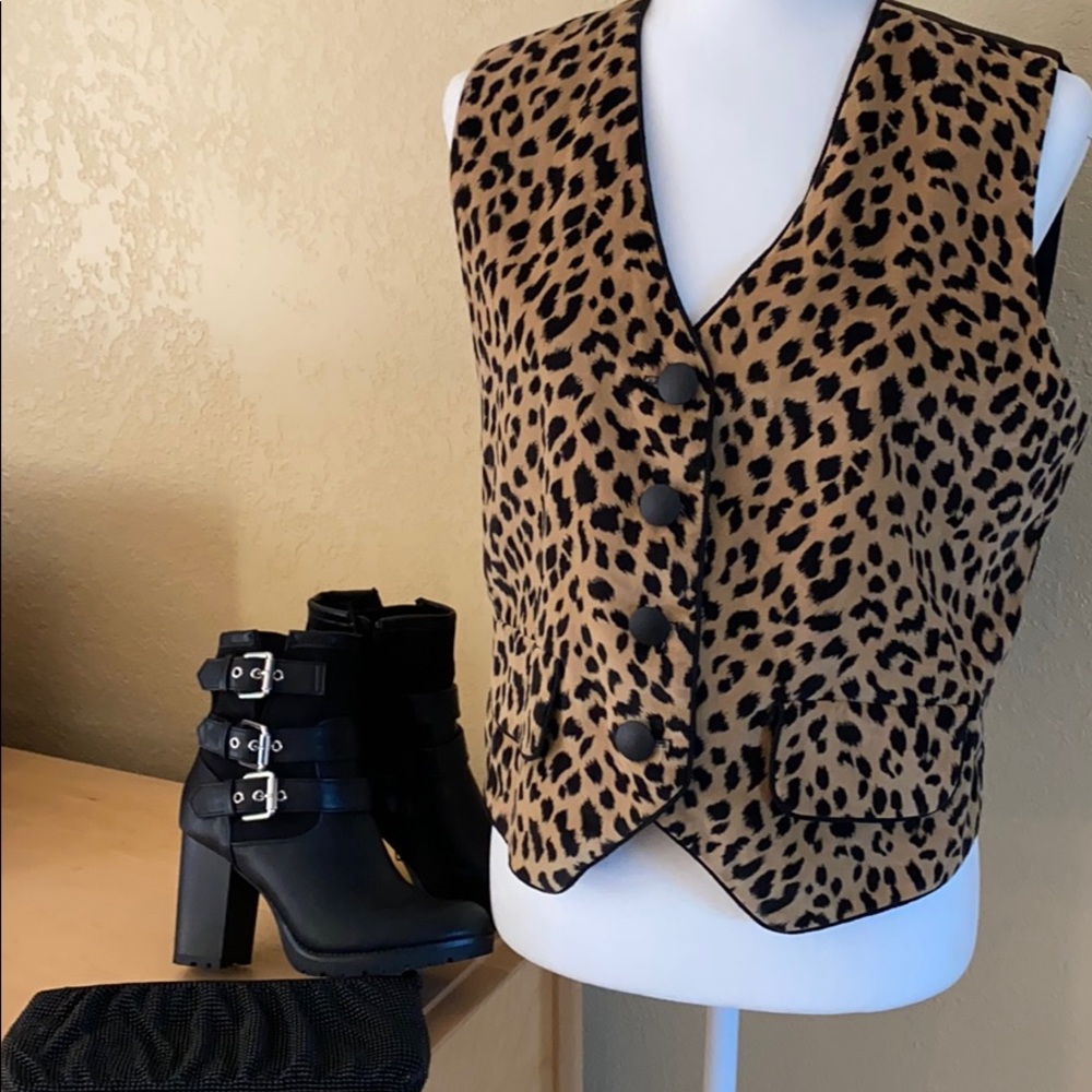 Leopard print vest